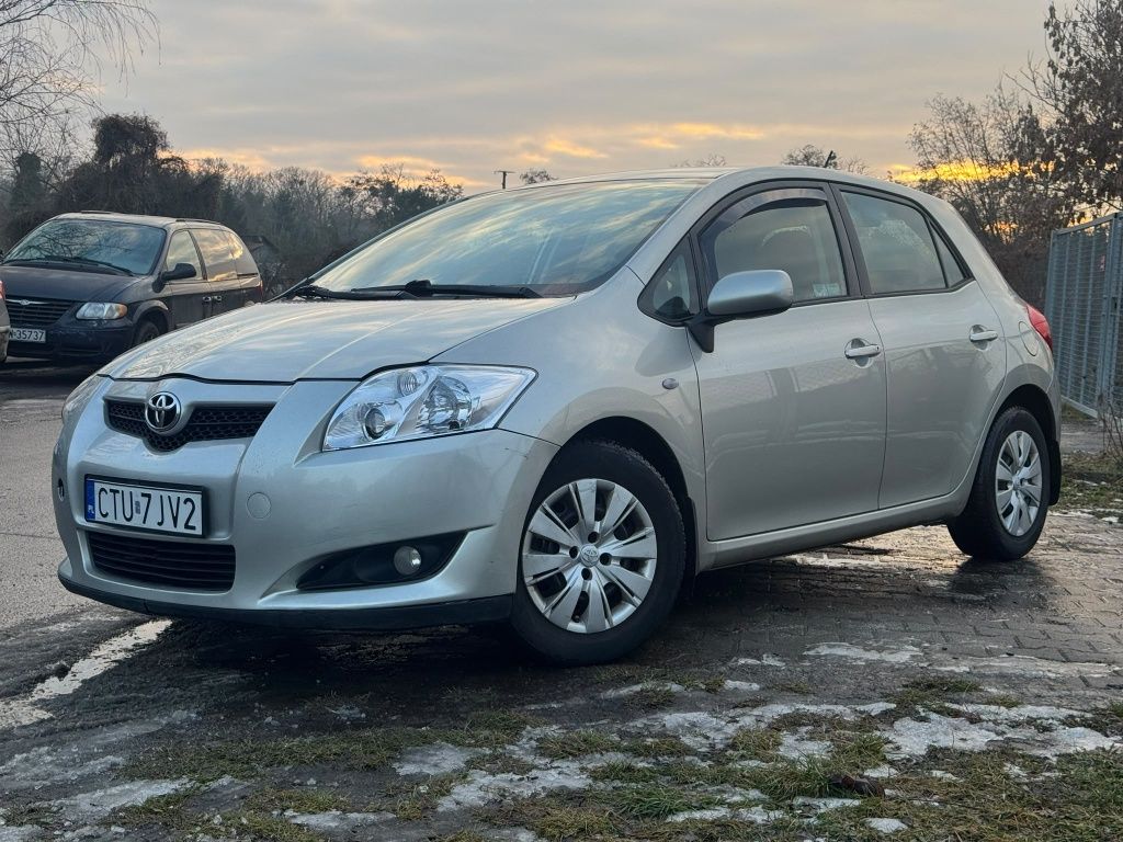 Toyota Auris 1.6 LPG 2008r. Manual/AC/power windows/PDC
