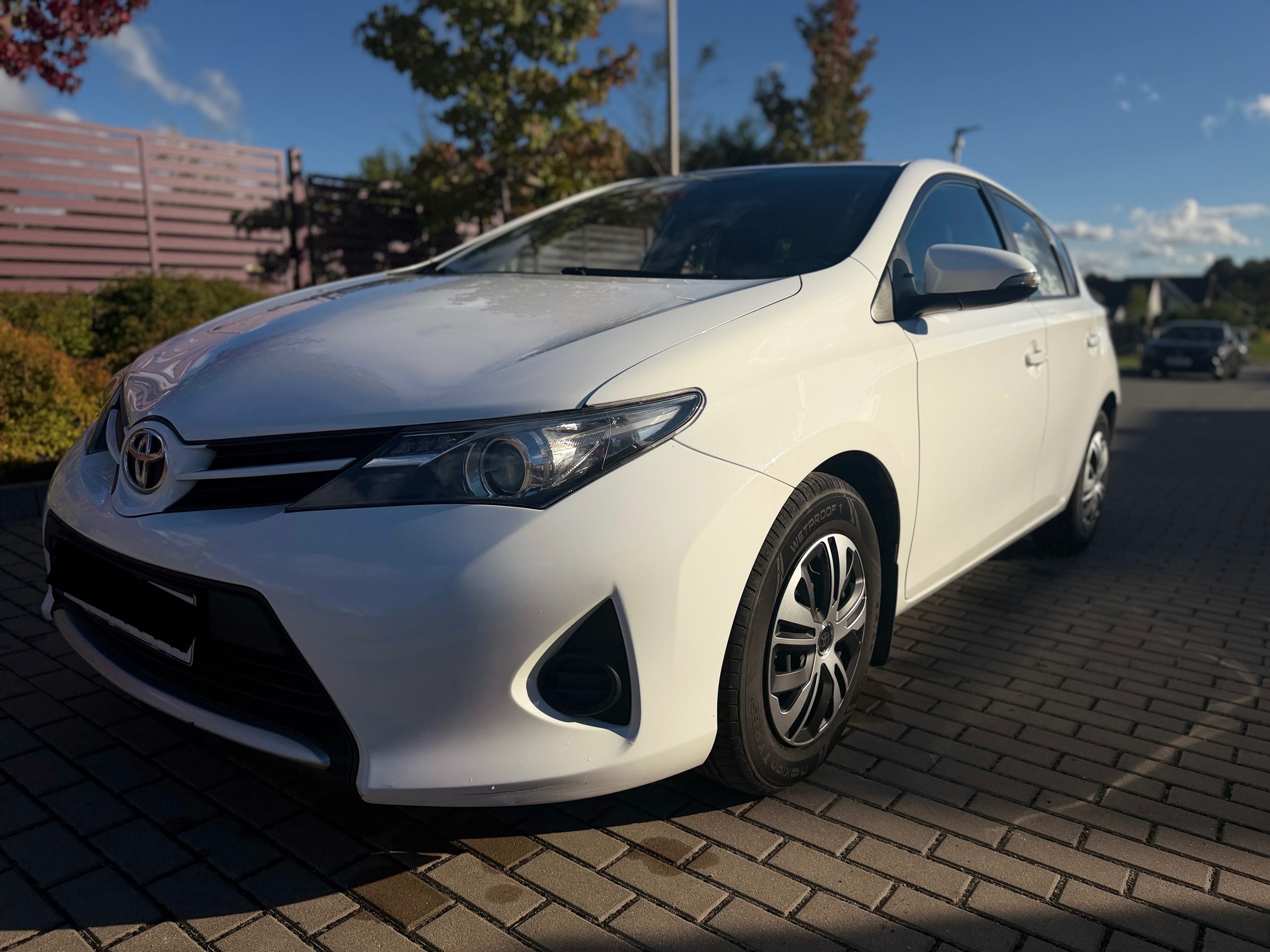 Toyota Auris 1.4 D-4D 2015