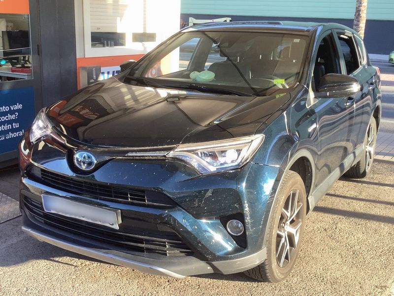 Toyota RAV 4 2.5 Hybrid Feel!