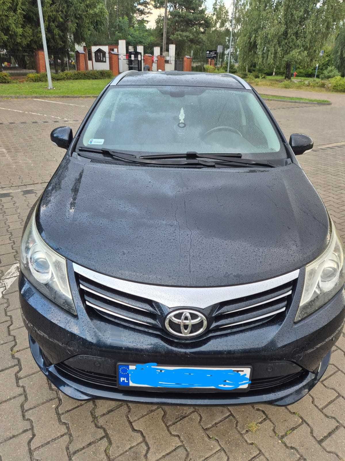 Toyota Avensis 2012