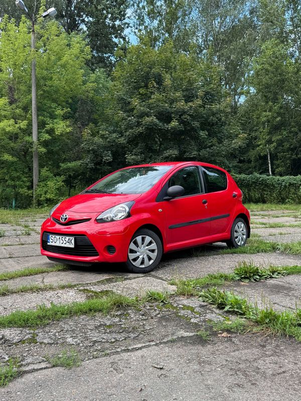Toyota Aygo 2013, 40 000 km, benzyna, salon Polska, dwa komplety kół