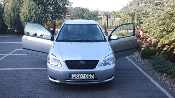 Toyota Corolla COROLLA BEZ RDZY -niski przebieg