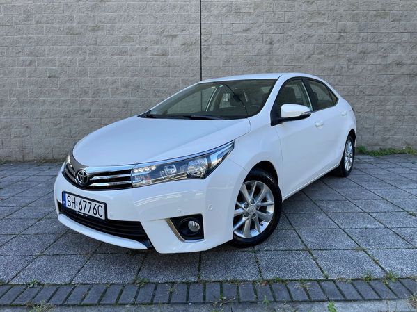 Toyota Corolla 1.4 Diesel 90Km Krajowa Nawigacja Kamera Klimatronik Led
