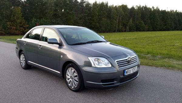 Toyota Avensis 1.6 B Stan techniczny i wizualny bardzo dobry i zadbany.