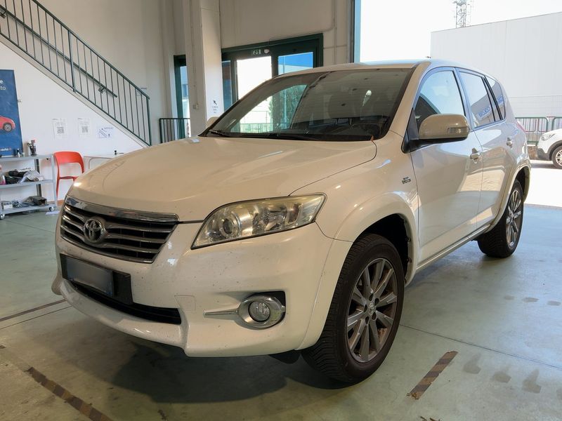 Toyota RAV 4 2.2 D-4D Crossover Style