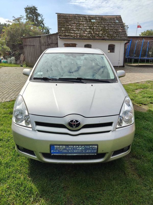 Toyota Avensis Verso 1.8 Petrol 2004
