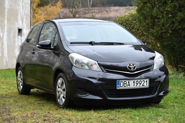Toyota Yaris 1.0 + LPG low fuel costs 7-8 liters of gas
