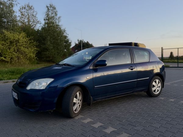 Toyota Corolla 1.6 VVT-i 2004, 3-drzwiowa, oryginalne alufelgi, OC i przegląd do 2027