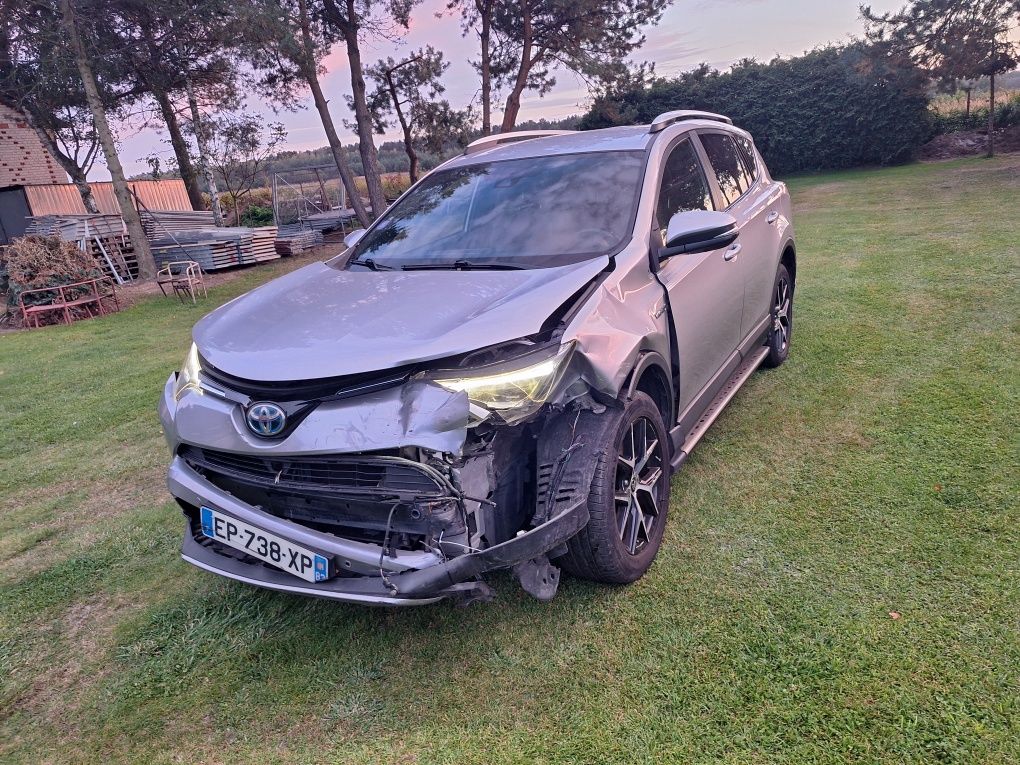 Toyota Rav4 IV 2.5 Hybryda 2017 Rok