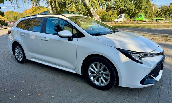 Toyota Corolla 2023 SALON PL HUBRID lekko uszkodzona sprawna faktura VAT