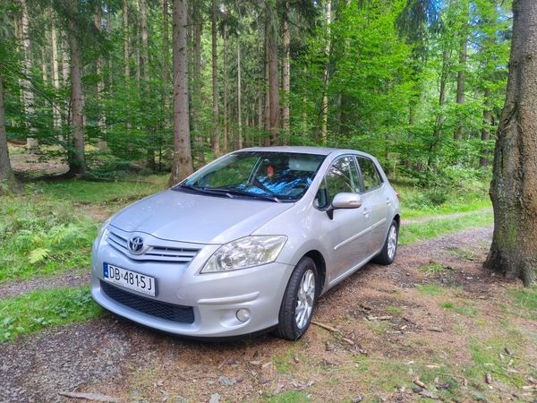 Toyota Auris Sprzedam Toyotę Auris