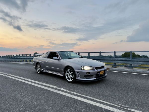 Nissan Skyline 2.5 Petrol 2000