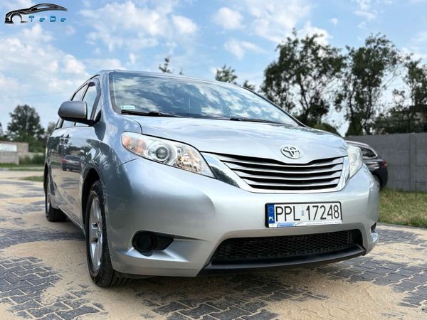 Toyota Sienna 3.5 Petrol 2015