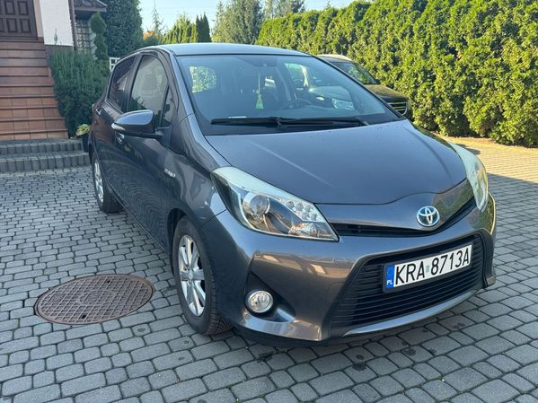 Toyota Yaris Toyota Yaris Hybrid 1.5 – 2013 r. – Salon Polska – 93 541 km