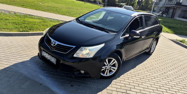 Toyota Avensis kombi 2.0 diesel /super stan techniczny!!