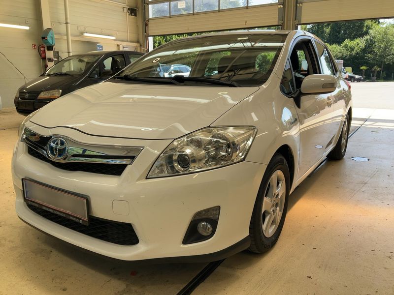 Toyota Auris 1.8 Hybrid High