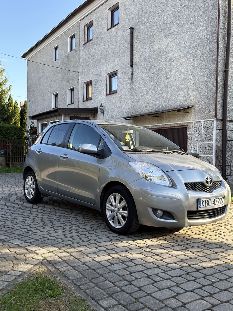 Toyota yaris.