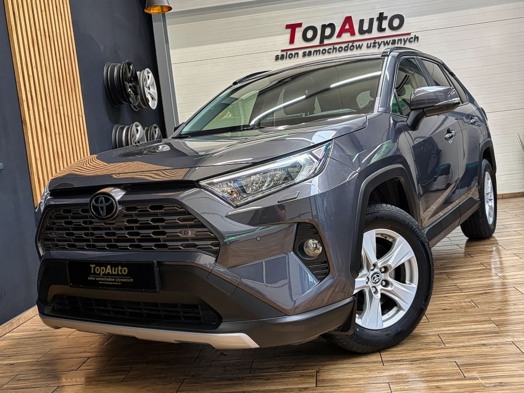 Toyota RAV4 2.0 i * 175KM * manual * kamera * BEZWYPADKOWY* ZAREJESTROWANY* navi *