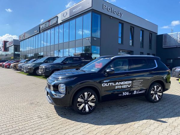 Mitsubishi Outlander Outlander po demonstracyjny - niewielki przebieg, pewny stan