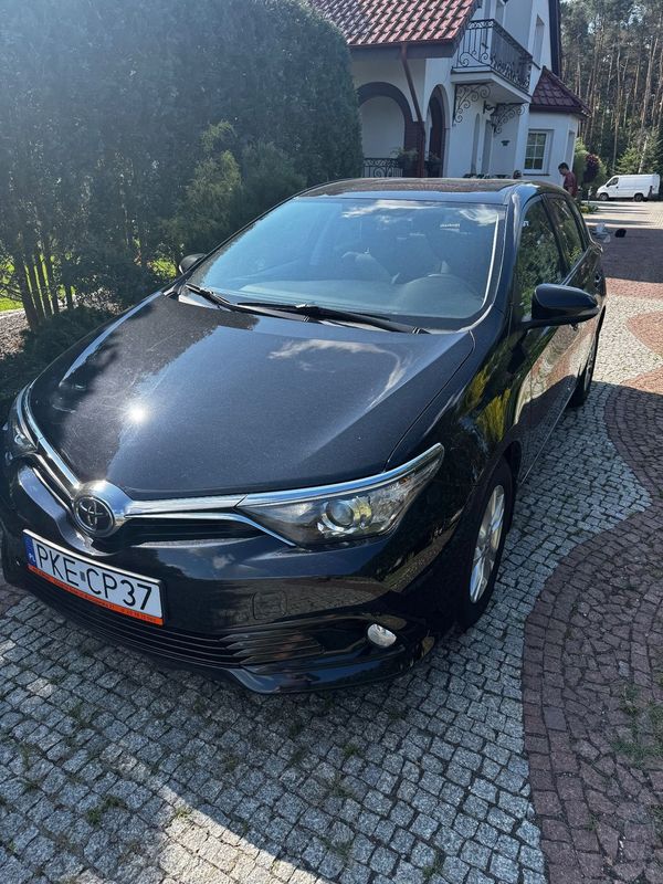 Toyota Auris Salon 6-biegów Htb