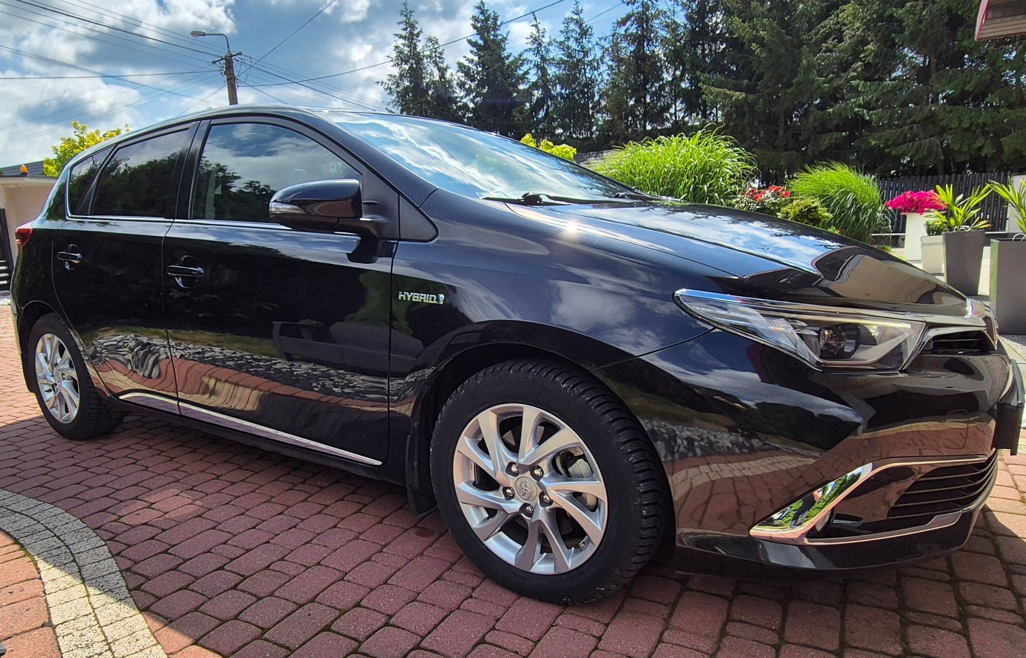 Toyota Auris Toyota Auris, bezwypadkowa, niski przebieg, bogate wyposażenie.
