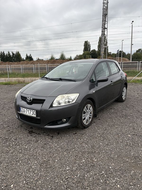Samochód Toyota auris I 1.4 benzyna 2008 97KM sprawna bezawaryjna niski przebieg