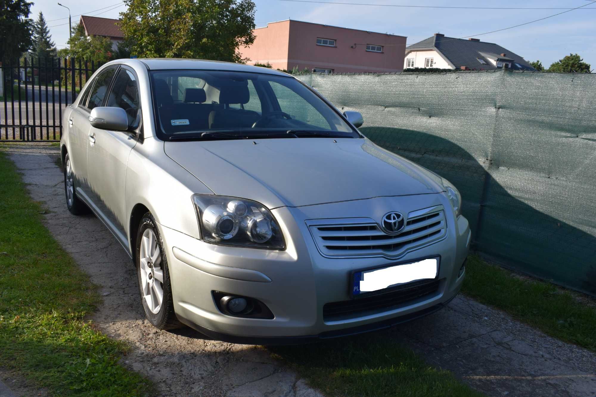 Toyota Avensis benzyna 2006r.lift salon Polska