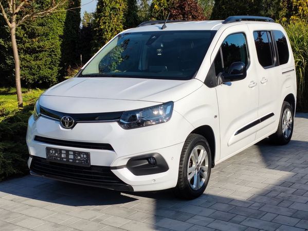 Toyota Proace City Verso 1.2 Petrol 2023