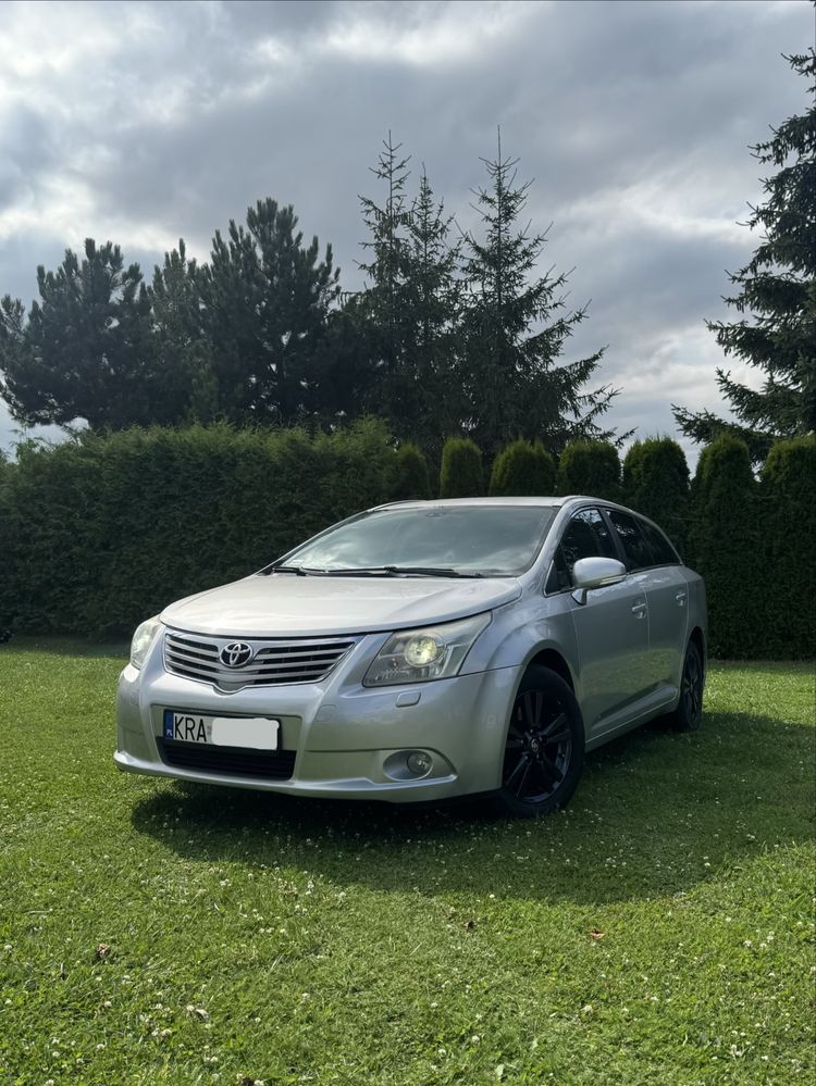 Toyota Avensis.