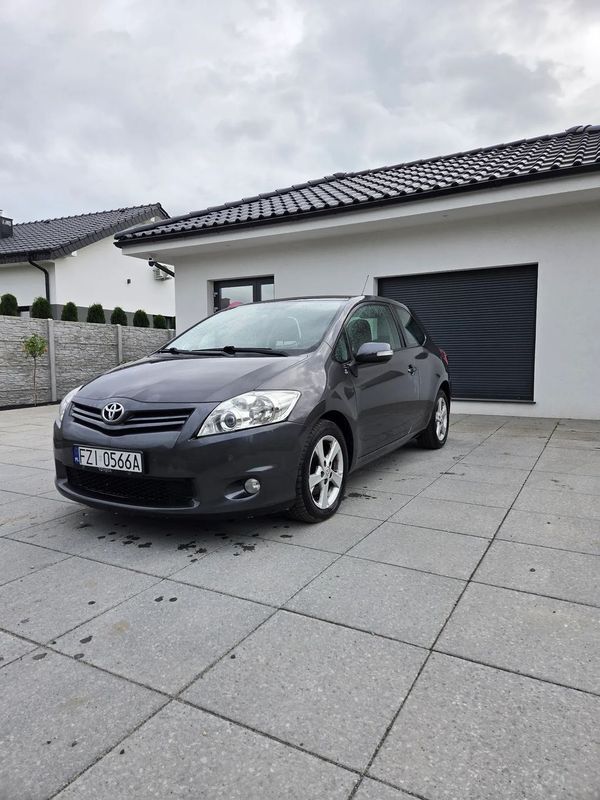 Toyota Auris 2.0 D-4D 2011