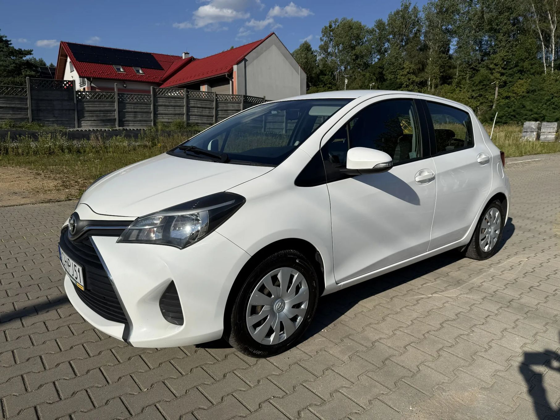 Toyota Yaris Sprzedam Toyota Yaris 2016r; poj. 1329 cm3; benzyna - LPG