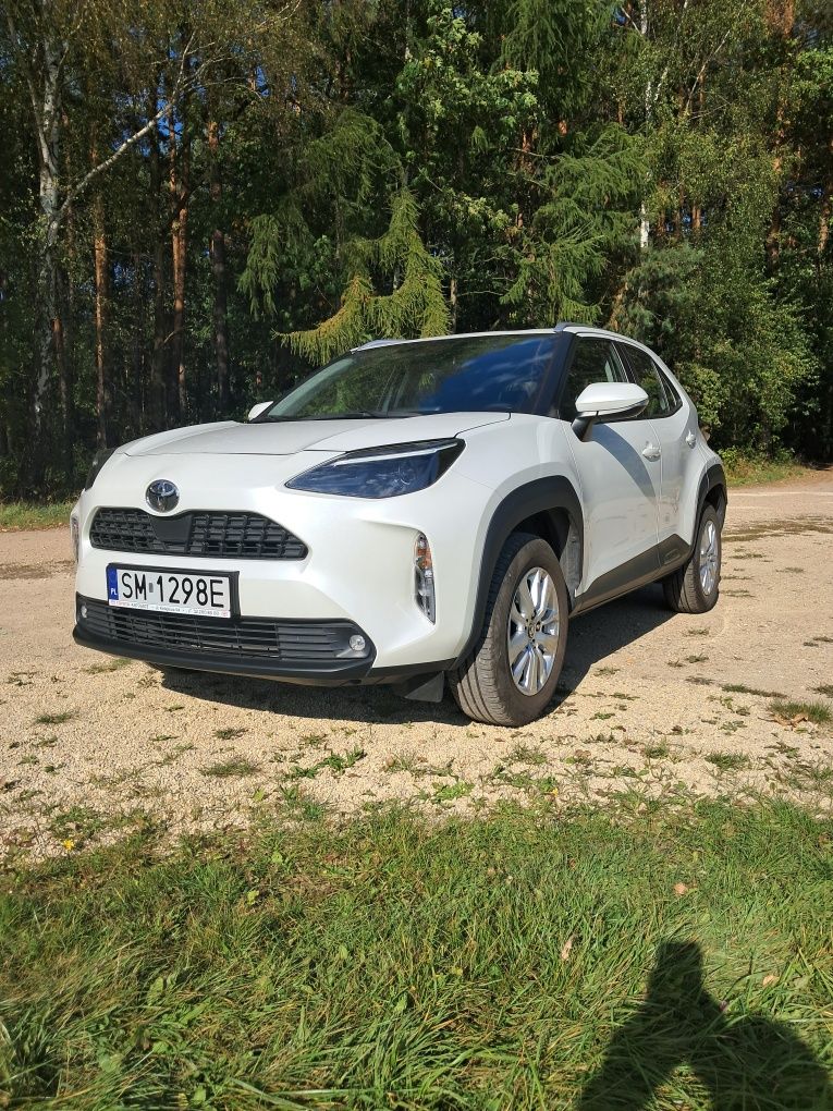 Toyota yaris cross perła