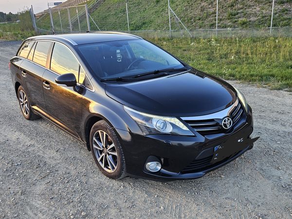 Toyota Avensis 2.0 d4d t27 Polish showroom II owner camera navigation tow bar