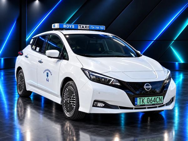 Nissan Leaf Electric 2023