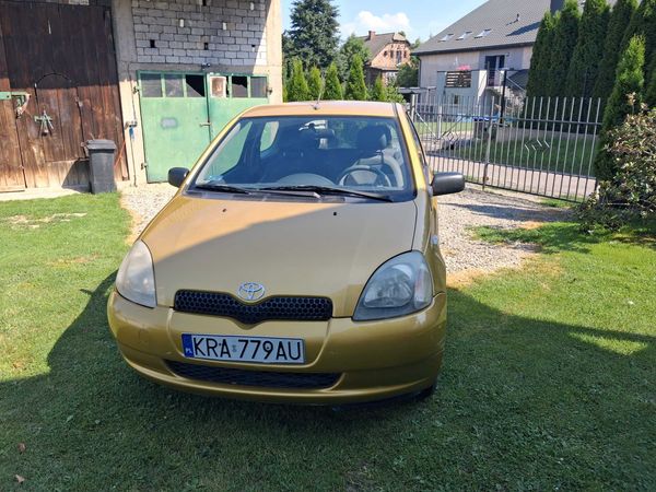 Toyota Yaris 1.0 Petrol 2000
