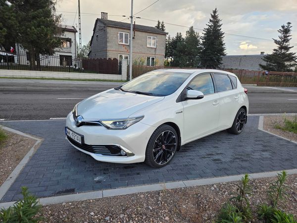 Toyota Auris Hybrid 2017