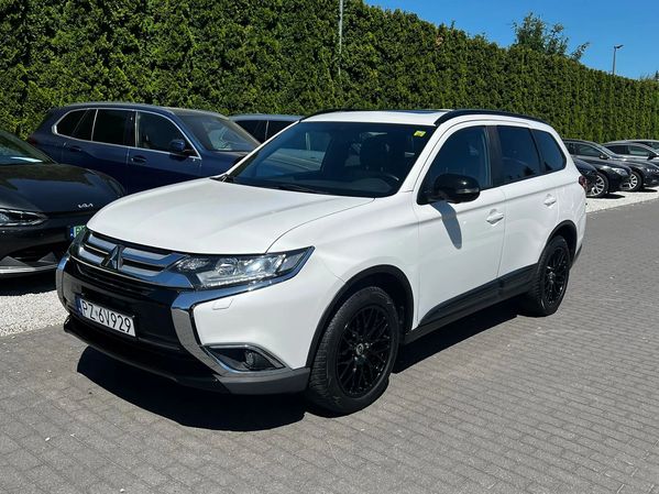 Mitsubishi Outlander 7 osobowy KeyLess Szyberdach Kamery 360