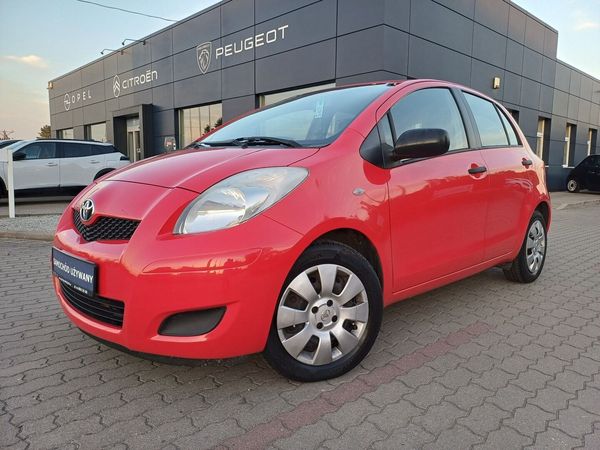 Toyota Yaris 1.0 Terra 69 KM