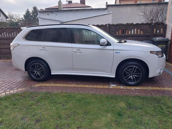 Mitsubishi Outlander 2.0 Plug-in hybrid 2013