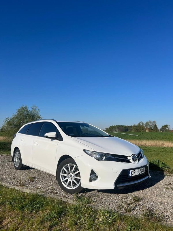 Toyota Auris 1.6 Petrol 2014