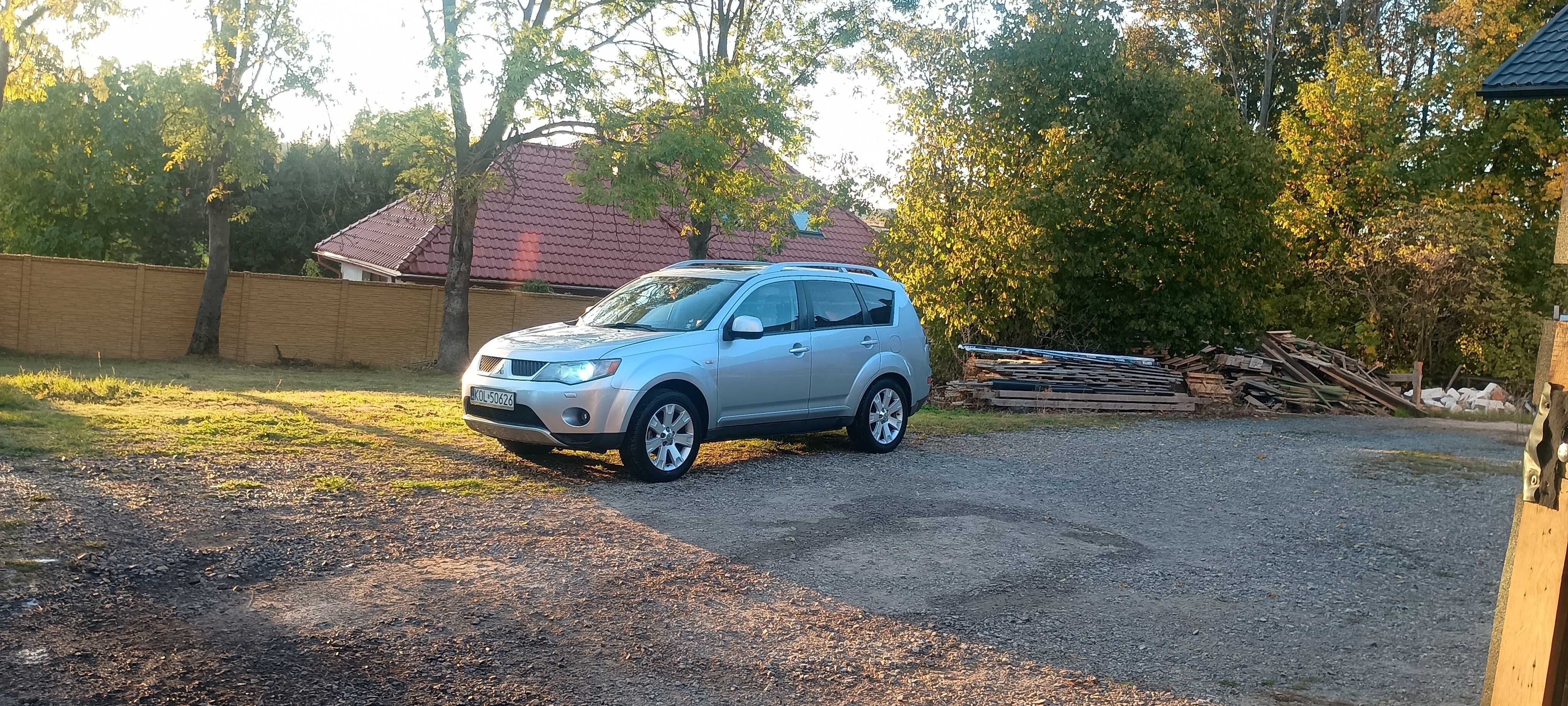 Mitsubishi Outlander 2 Hak 7 osób Nagłośnienie Rockford, Keyless