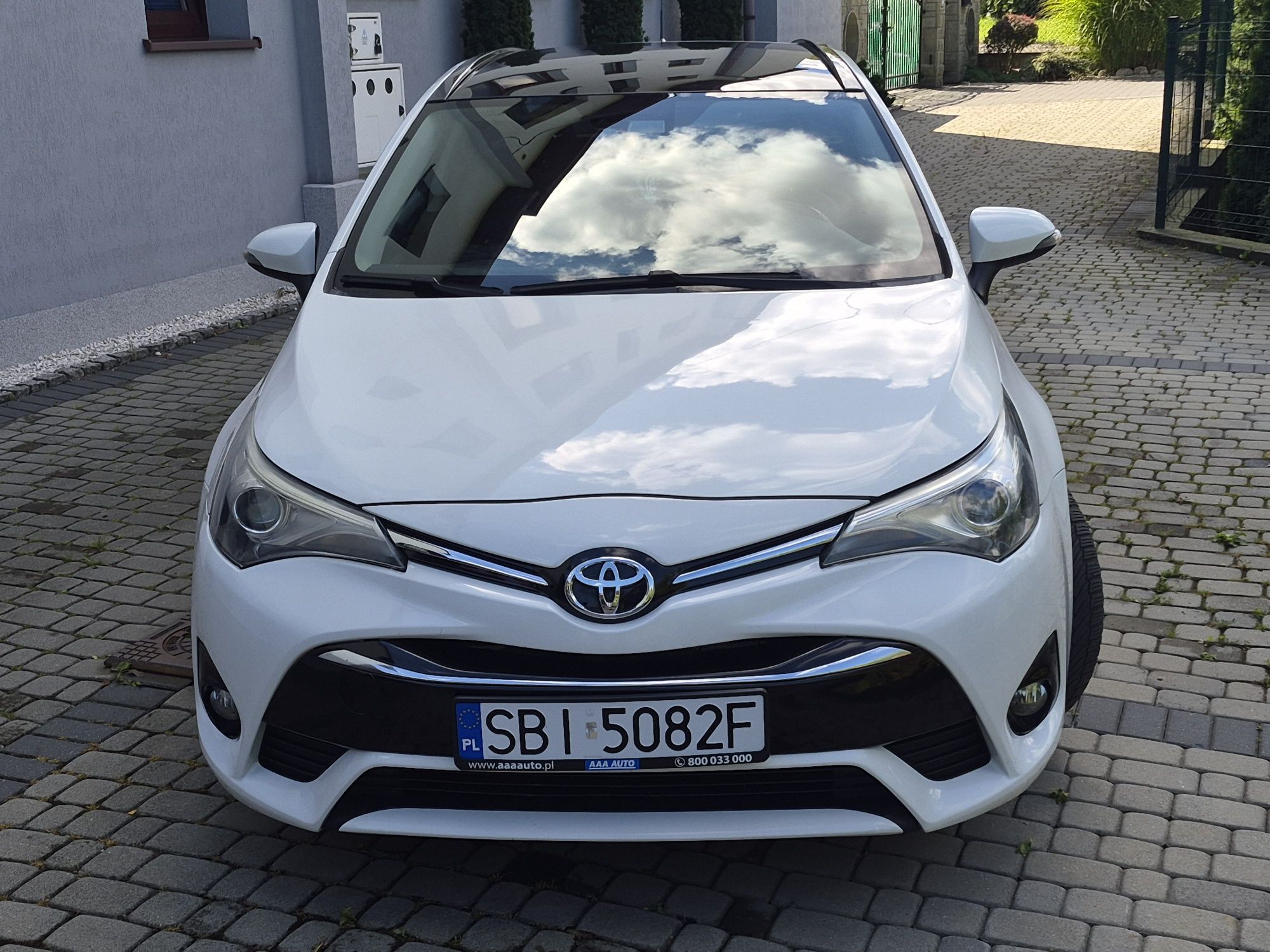 Toyota avensis for sale