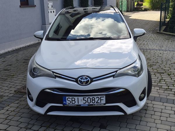 Toyota avensis for sale