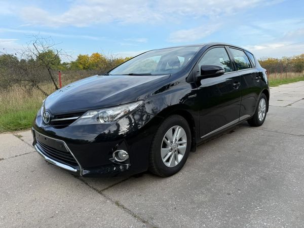 Toyota Auris 1.8 Hybrid 2013