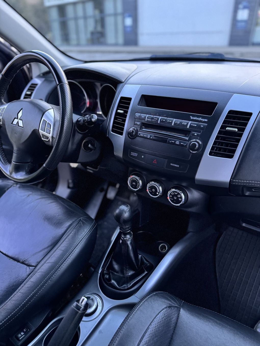 Mitsubishi Outlander Mitsubishi Outlander, salon Polska, od nowości w rodzinie