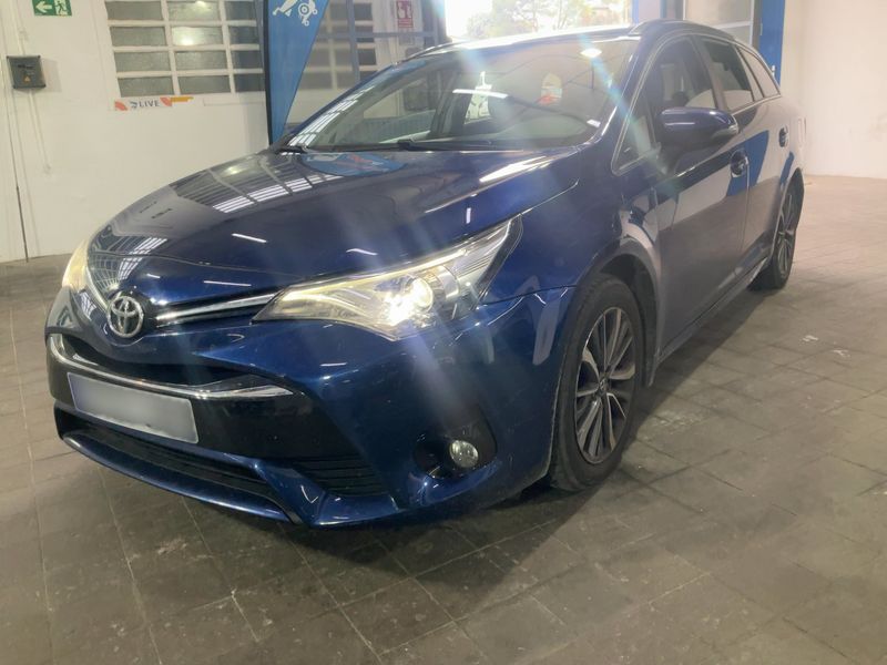Toyota Avensis 2.0 D-4D Advance