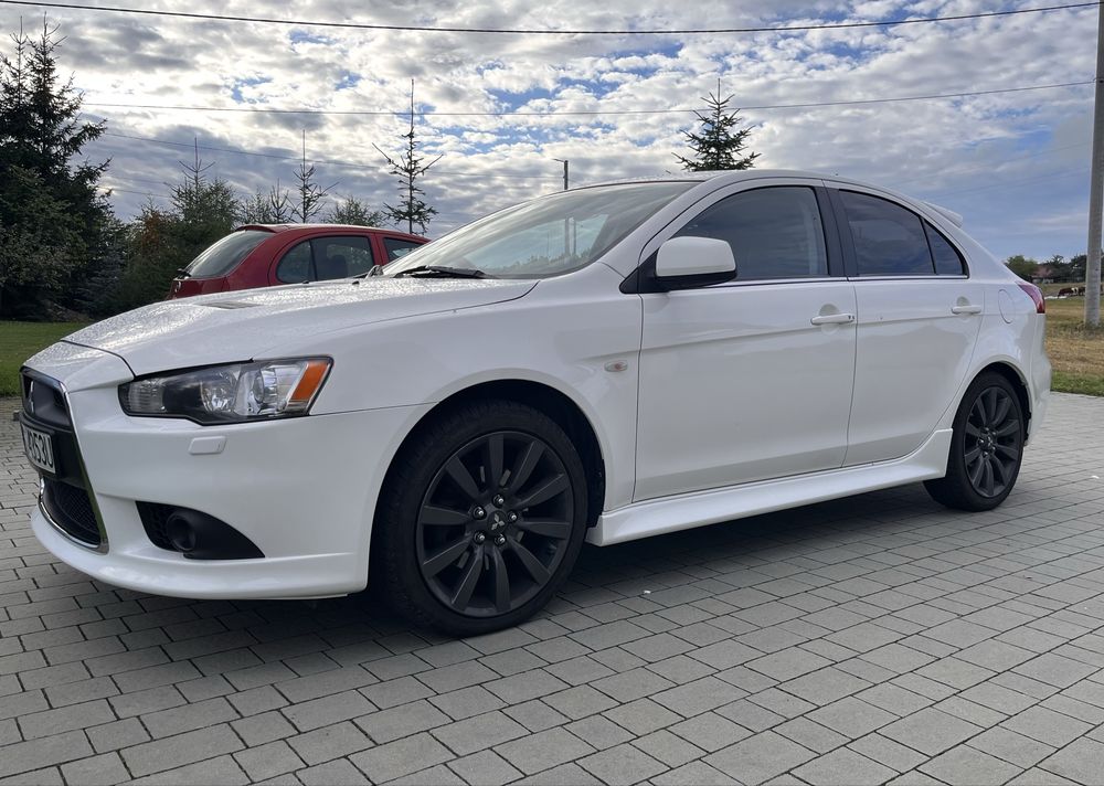 Mitsubishi Lancer Evolution IX 2.0 Petrol 4x4 2011