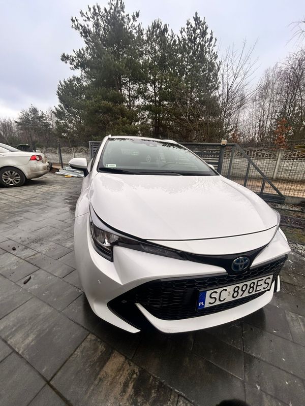 Toyota Corolla 1.8 hybrid 2021 year
