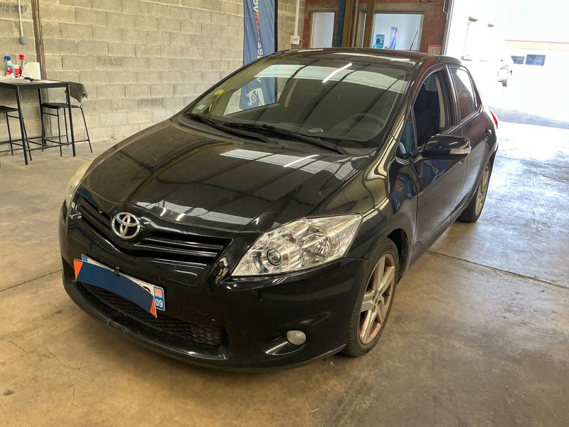 Toyota Auris 2.0 D-4D Sportline