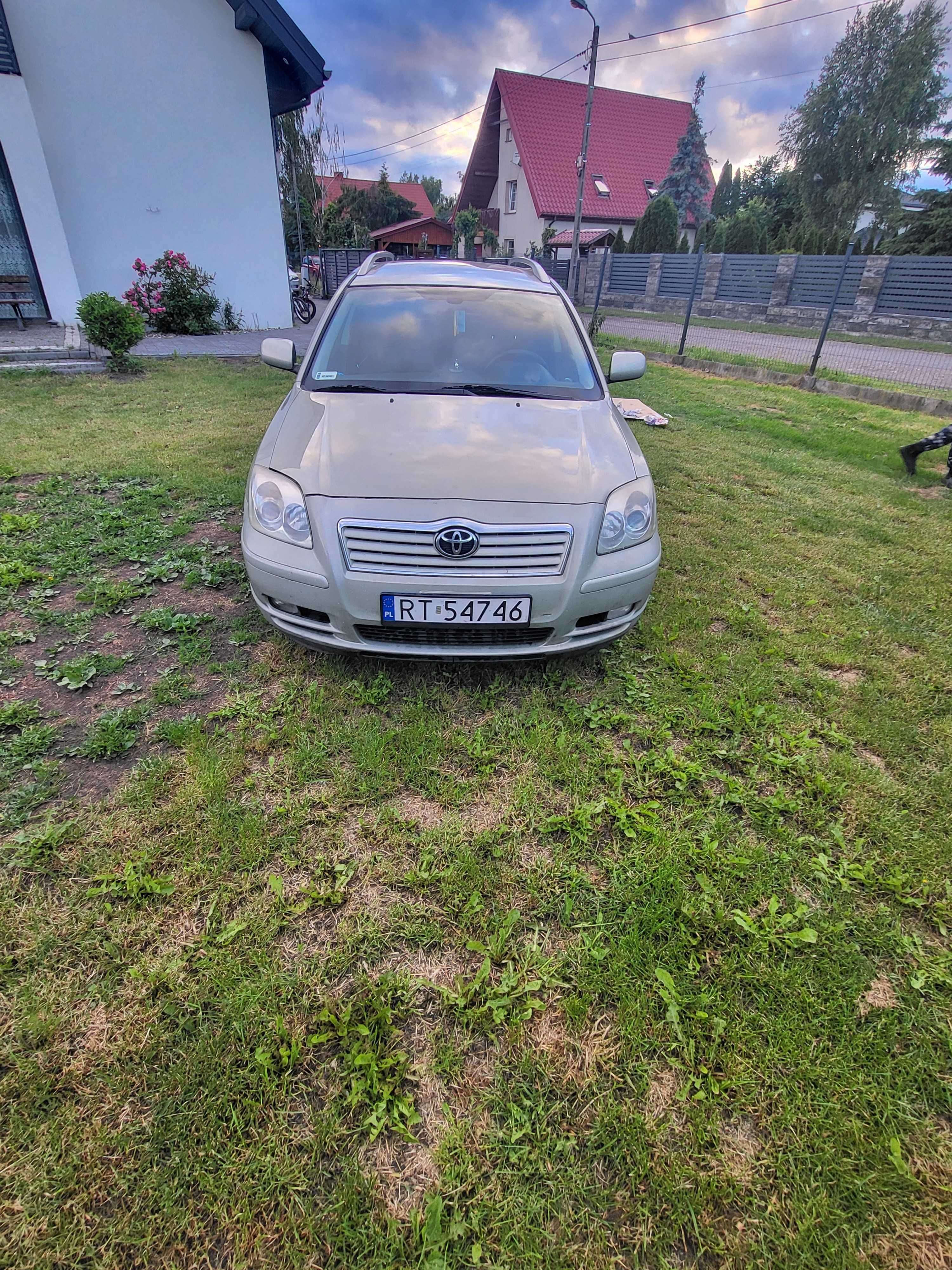 Sprzedam toyota avensis